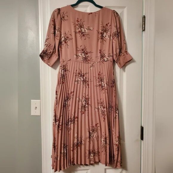 Simple Retro dress - Picture 2 of 4